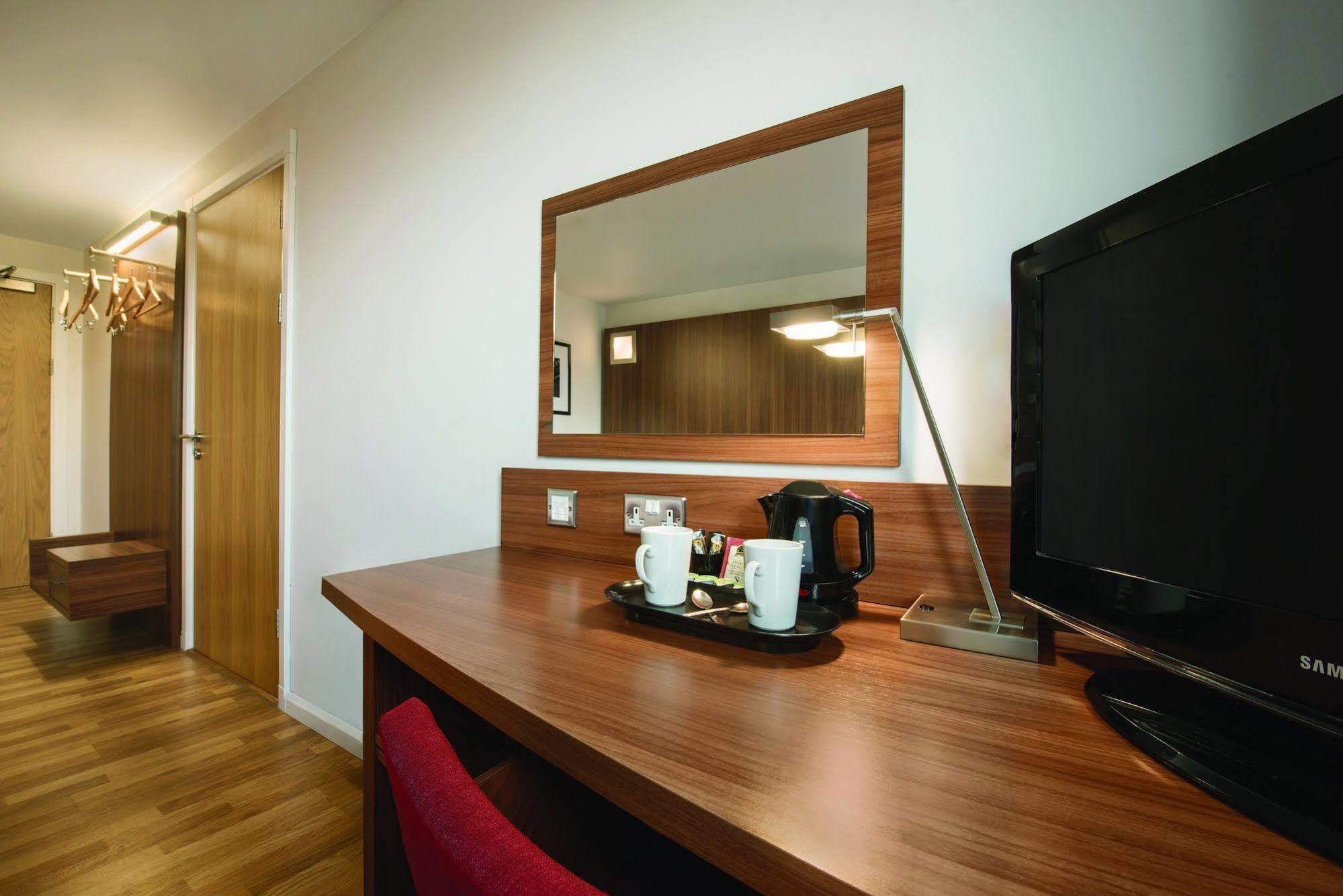 Ramada Encore Newcastle-Gateshead Exterior photo