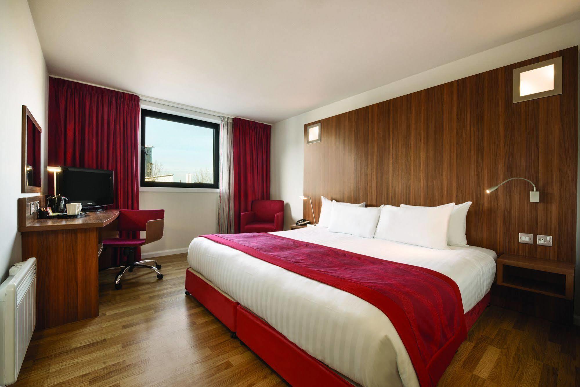 Ramada Encore Newcastle-Gateshead Exterior photo